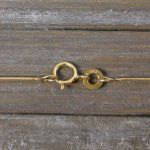 Goldkette als Schlangenkette in Gelbgold 333 / 8K, 42 cm lang, 0,8 mm breit, Gewicht ca. 1.8 g.