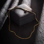 Goldkette als Schlangenkette in Gelbgold 585 / 14K, 42 cm lang, 1,1 mm breit, Gewicht ca. 4.7 g.