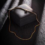 Goldkette als Schlangenkette in Gelbgold 375 / 9K, 45 cm lang, 1,1 mm breit, Gewicht ca. 4.2 g.