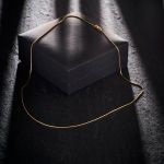 Goldkette als Schlangenkette diamantiert in Gelbgold 585 / 14K, 45 cm lang, 0,7 mm breit, Gewicht ca. 2.1 g.