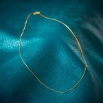 Goldkette als Schlangenkette diamantiert in Gelbgold 585 / 14K, 45 cm lang, 0,7 mm breit, Gewicht ca. 2.1 g.
