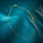 Goldkette als Schlangenkette diamantiert in Gelbgold 585 / 14K, 40 cm lang, 0,7 mm breit, Gewicht ca. 1.9 g.