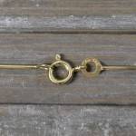 Goldkette als Schlangenkette diamantiert in Gelbgold 333 / 8K, 40 cm lang, 0,8 mm breit, Gewicht ca. 2.2 g.