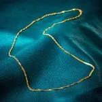 Goldkette als Singapurkette in Gelbgold 375 / 9K, 95 cm lang, 2,4 mm breit, Gewicht ca. 7.8 g.