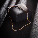 Goldkette als Singapurkette in Tricolor Gelbgold / Weißgold / Rotgold 333 / 8K, 60 cm lang, 2,4 mm breit, Gewicht ca. 4.3 g.