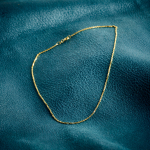 Goldkette als Ankerkette stirnseitig diamantiert in Gelbgold 585 / 14K, 45 cm lang, 1,3 mm breit, Gewicht ca. 4.1 g.