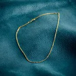 Goldkette als Ankerkette stirnseitig diamantiert in Gelbgold 333 / 8K, 45 cm lang, 1,6 mm breit, Gewicht ca. 5 g.
