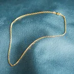 Goldkette als Ankerkette diamantiert in Gelbgold 375 / 9K, 42 cm lang, 2 mm breit, Gewicht ca. 7.8 g.
