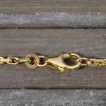 Goldkette als Ankerkette diamantiert in Gelbgold 333 / 8K, 80 cm lang, 2 mm breit, Gewicht ca. 14.2 g.