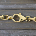 Goldkette als Ankerkette diamantiert in Gelbgold 333 / 8K, 45 cm lang, 3,8 mm breit, Gewicht ca. 29.3 g.