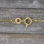 Goldkette als Venezianerkette in Gelbgold 333 / 8K, 42 cm lang, 0,9 mm breit, Gewicht ca. 2.2 g.