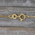 Goldkette als Venezianerkette in Gelbgold 333 / 8K, 70 cm lang, 0,9 mm breit, Gewicht ca. 3.6 g.