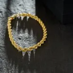 Armband als Kordelkette hohl Leichtversion in Gelbgold 585 / 14K, 19 cm lang, 4,4 mm breit, Gewicht ca. 4.5 g.