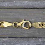 Goldkette als Zwillingspanzerkette in Gelbgold 375 / 9 Karat, 42 cm lang, 3.9 mm breit, Gewicht ca. 3.6 g.