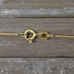 Goldkette als Schlangenkette in Gelbgold 375 / 9K, 36 cm lang, 0,9 mm breit, Gewicht ca. 2.6 g.