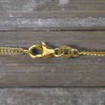 Goldkette als Singapurkette in Gelbgold 375 / 9K, 42 cm lang, 2,4 mm breit, Gewicht ca. 3.5 g.