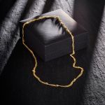 Goldkette als Singapurkette in Gelbgold 333 / 8K, 42 cm lang, 2,9 mm breit, Gewicht ca. 5.3 g.