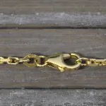 Goldkette als Ankerkette diamantiert in Gelbgold 375 / 9K, 45 cm lang, 2 mm breit, Gewicht ca. 8.4 g.