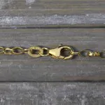 Goldkette als Erbskette in Gelbgold 375 / 9K, 65 cm lang, 2,4 mm breit, Gewicht ca. 5.7 g.