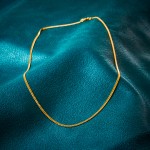 Goldkette als Panzerkette flach 0.8 Höhe in Gelbgold 585 / 14K, 45 cm lang, 2,4 mm breit, Gewicht ca. 7.1 g.