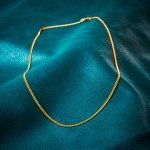 Goldkette als Panzerkette flach 0.8 Höhe in Gelbgold 585 / 14K, 60 cm lang, 2,4 mm breit, Gewicht ca. 8.8 g.