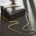 Goldkette als Ankerkette rund in Gelbgold 585 / 14K, 36 cm lang, 1,5 mm breit, Gewicht ca. 2.3 g.