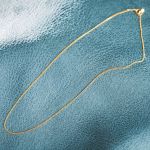 Goldkette als Panzerkette flach in Gelbgold 333 / 8K, 45 cm lang, 1,1 mm breit, Gewicht ca. 1.4 g.
