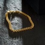 Armband als Panzerkette 4-seitig diamantiert in Gelbgold 585 / 14K, 21 cm lang, 4,8 mm breit, Gewicht ca. 17.9 g.