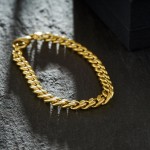 Armband als Panzerkette hohl in Gelbgold 585 / 14K, 21 cm lang, 5,4 mm breit, Gewicht ca. 8.2 g.