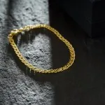 Armband als Zwillingspanzerkette in Gelbgold 585 / 14 K, 22 cm lang, 3,9mm breit, Gewicht ca. 5.1 g.