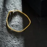 Armband als Zopfkette in Gelbgold 333 / 8 K, 18 cm lang, 1,7mm breit, Gewicht ca. 1.8 g.