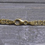 Armband als Zwillingspanzerkette in Gelbgold 585 / 14K, 19 cm lang, 3,9 mm breit, Gewicht ca. 2.1 g.