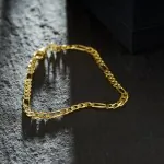 Armband als Figarokette diamantiert in Gelbgold 750 / 18K, 22 cm lang, 3,4 mm breit, Gewicht ca. 7.9 g.