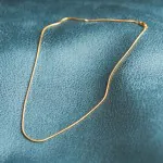 Goldkette als Schlangenkette in Gelbgold 375 / 9 Karat, 75 cm lang, 1.2 mm breit, Gewicht ca. 5.9 g.