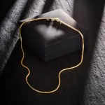 Goldkette als Schlangenkette in Gelbgold 750 / 18K, 45 cm lang, 2,4 mm breit, Gewicht ca. 16.6 g.