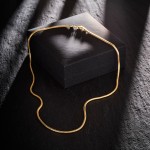 Goldkette als Schlangenkette in Gelbgold 585 / 14K, 40 cm lang, 2,4 mm breit, Gewicht ca. 11.5 g.