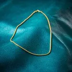 Goldkette als Schlangenkette in Gelbgold 585 / 14K, 38 cm lang, 2,4 mm breit, Gewicht ca. 11 g.