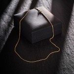 Goldkette als Schlangenkette in Gelbgold 585 / 14K, 38 cm lang, 0,9 mm breit, Gewicht ca. 3 g.