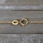 Goldkette als Schlangenkette in Gelbgold 585 / 14K, 40 cm lang, 1,1 mm breit, Gewicht ca. 4.3 g.