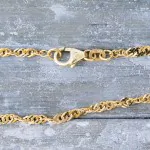 Armband als Singapurkette in Gelbgold 585 / 14 K, 23 cm lang, 2,4mm breit, Gewicht ca. 2.6 g.