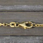 Armband als Ankerkette diamantiert in Gelbgold 585 / 14K, 17 cm lang, 2 mm breit, Gewicht ca. 4.0 g.