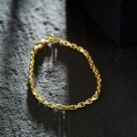 Armband als Ankerkette diamantiert in Gelbgold 585 / 14K, 19 cm lang, 2.5 mm breit, Gewicht ca. 6.3 g.