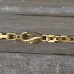 Goldkette als Ankerkette diamantiert in Gelbgold 585 / 14K, 40 cm lang, 3 mm breit, Gewicht ca. 18.9 g.