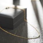 Goldkette als Figarokette diamantiert in Gelbgold 585 / 14K, 40 cm lang, 1,1 mm breit, Gewicht ca. 1.3 g.