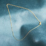 Goldkette als Figarokette diamantiert in Gelbgold 585 / 14K, 40 cm lang, 1,1 mm breit, Gewicht ca. 1.3 g.