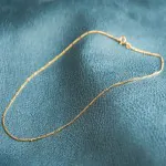 Goldkette als Figarokette diamantiert in Gelbgold 585 / 14K, 45 cm lang, 1,5 mm breit, Gewicht ca. 2.3 g.
