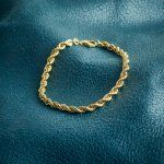Armband als Kordelkette hohl in Gelbgold 585 / 14K, 19 cm lang, 4,4 mm breit, Gewicht ca. 5.6 g.