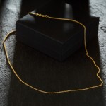 Goldkette als Panzerkette flach in Gelbgold 750 / 18K, 42 cm lang, 1,7 mm breit, Gewicht ca. 5.1 g.