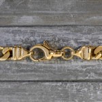 Goldkette als Figarokette diamantiert in Gelbgold 750 / 18K, 70 cm lang, 4,3 mm breit, Gewicht ca. 36.6 g.