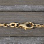 Goldkette als Ankerkette diamantiert in Gelbgold 750 / 18K, 55 cm lang, 2 mm breit, Gewicht ca. 14 g.